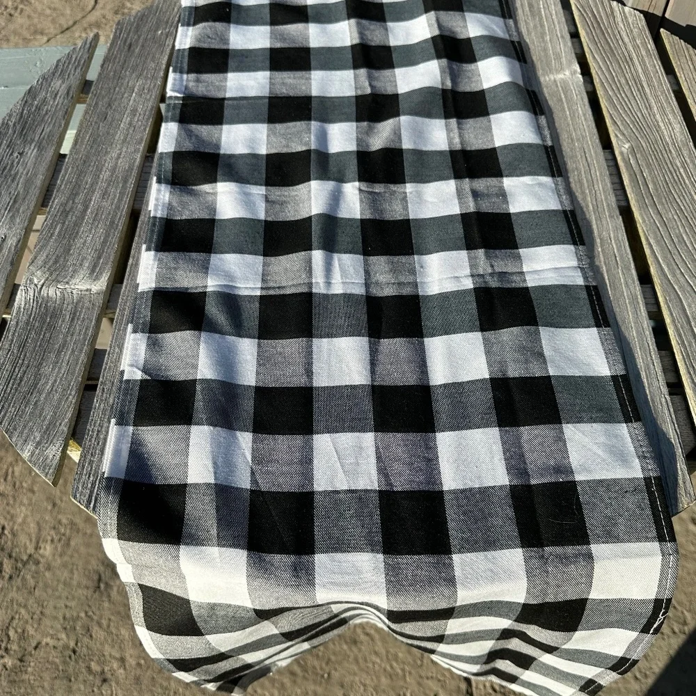 Table Runner - Picture 1 of 1